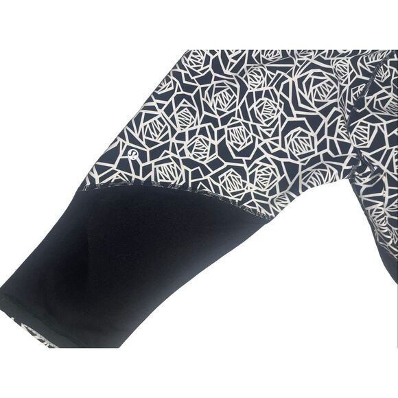 Lululemon Posey Floral Crops - Picture 10 of 12